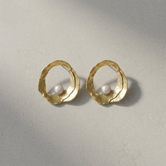 Luna Pearl Earrings